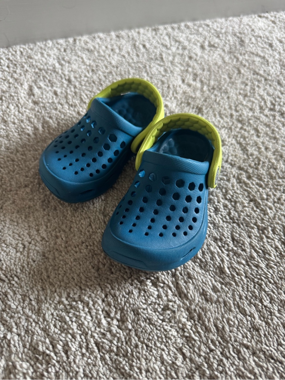 Joybees Kids Blue Slip-On Sandals with Lime Heel Strap